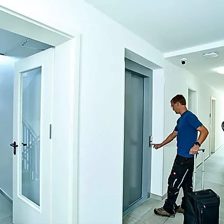 Livingboxx - Smart Boardinghouse I Karlsruhe - Messegelaende Szálloda Rheinstetten