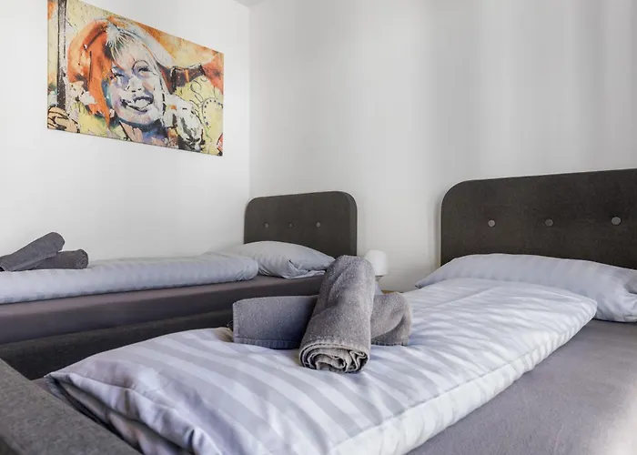 Livingboxx Karlsruhe - Messe I Neuwertige Mit Kueche *